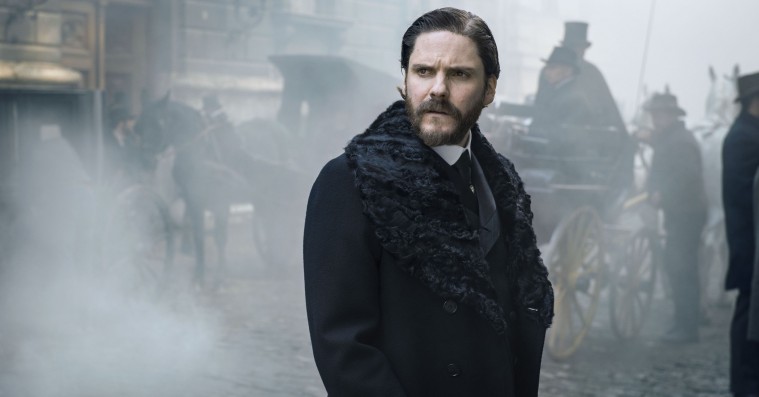 ’The Alienist’: Seriemorderserie på Netflix stjæler med arme og ben