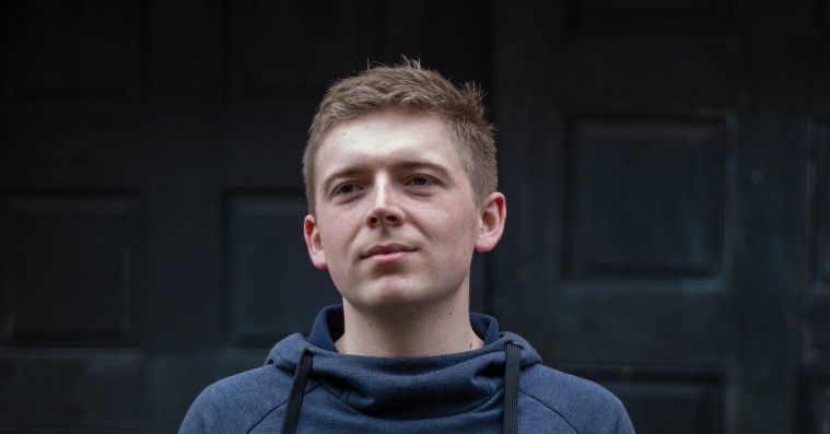 Lille Høg er arkitekten bag en ny dansk hiphoplyd: »Danmark er et musikalsk u-land«