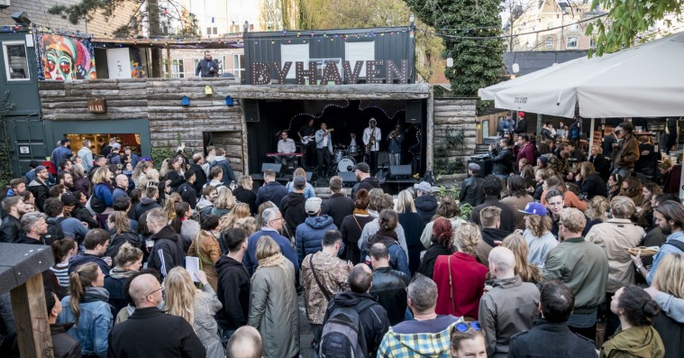 Se programmet for gratis koncerter i Pumpehusets Byhave i juli