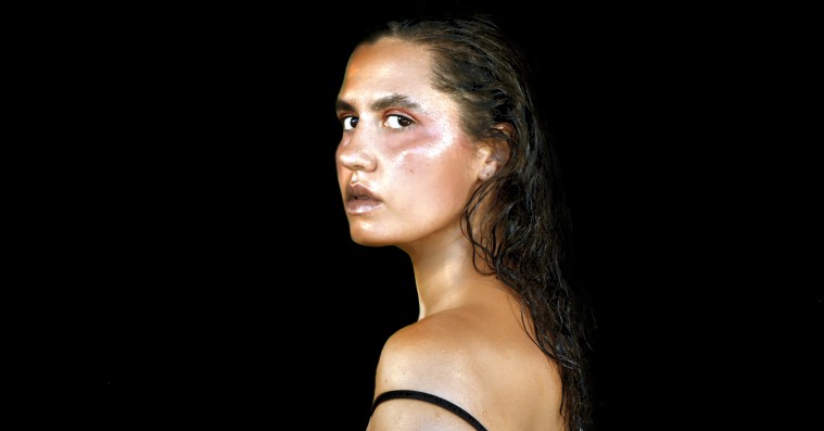 Coco O. er tilbage med dobbeltsinglen ‘Doleaqua’ – se videoen til ‘Bled for You’