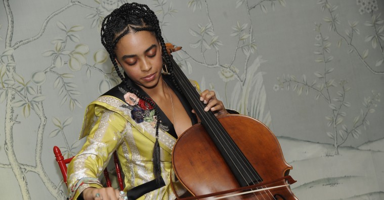 Hold øje med cellisten Kelsey Lu: Gik fra stripper til at lave musik med Florence + the Machine