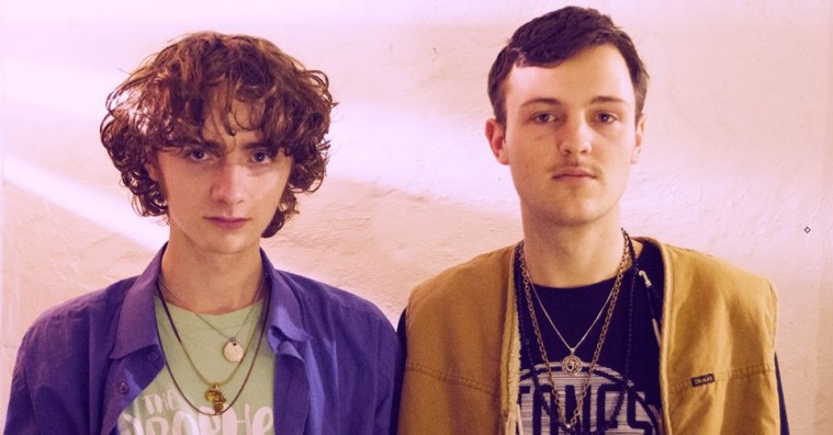 Hong Kongs debutalbum er solskinspop med blændende optimisme