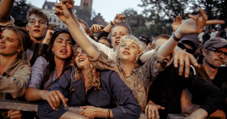 Se spilletiderne til Red Bulls Musics store Distortion-gadefest i dag