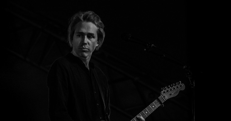 Mew fejrede ‘Frengers’-jubilæum med fællessang på Heartland / Koncert