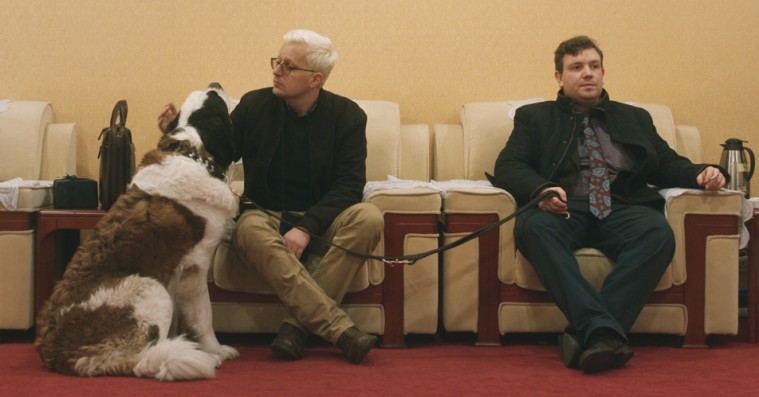 ’Sankt Bernhard Syndikatet’: Brügger, Cilius og Bruun har lavet en underligt elskelig film