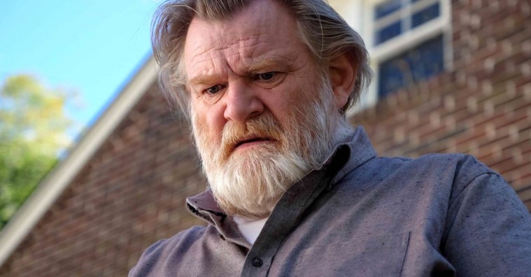 ’Mr. Mercedes’: Onkel Brendan Gleeson slæbes igennem Stephen Kings krimi-klicheer