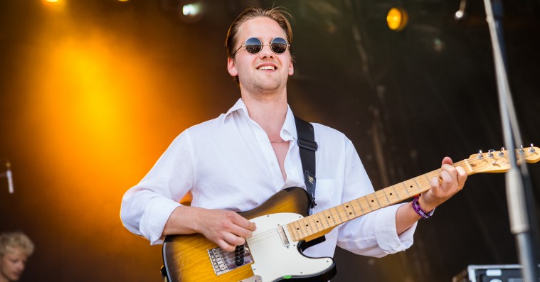 Yung-frontmands solodebut på Roskilde Festival emmede af ro og talent