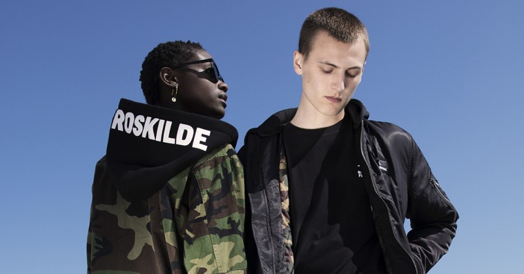 Årets Roskilde Festival-merchandise er klar – fokus på camouflage, logo og smykker