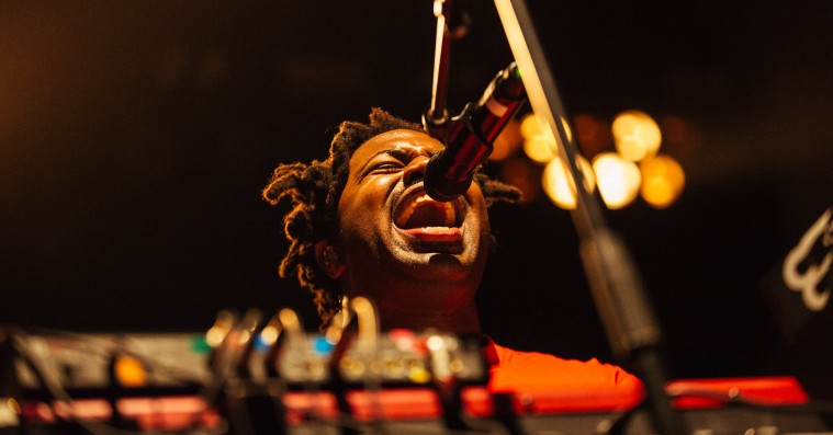 Samphas intime r’n’b blev til en sublim klubfest på Roskilde Festival