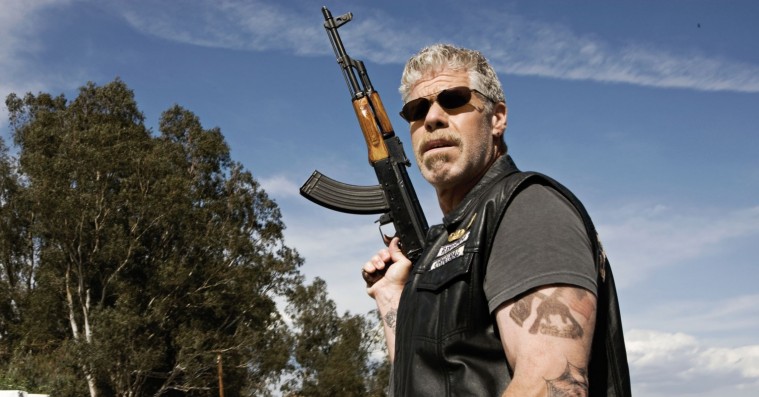 Ron Perlman pissede på sig selv for at pisse på Harvey Weinstein