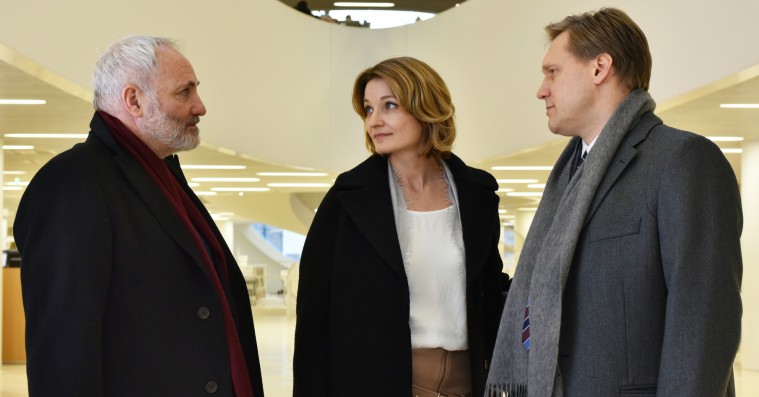 ’Violinisten’: Kim Bodnia fodres tamme replikker i finsk kærlighedsaffære