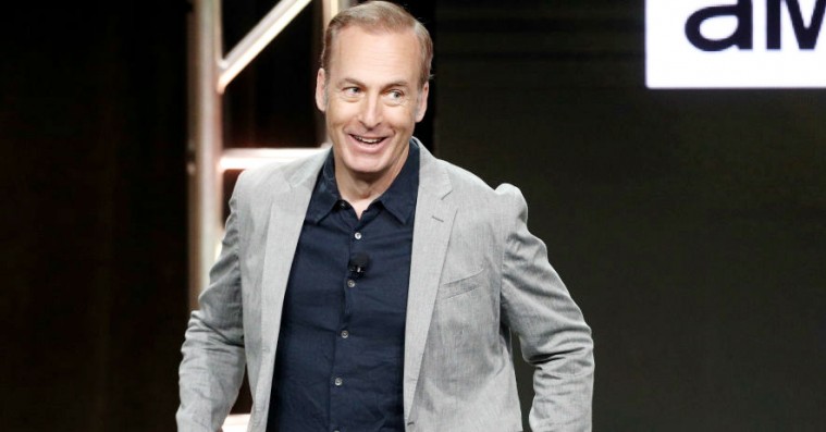 Bob Odenkirk viser sin bare røv – og afslører premieredatoen for ‘Better Call Saul’ sæson 4