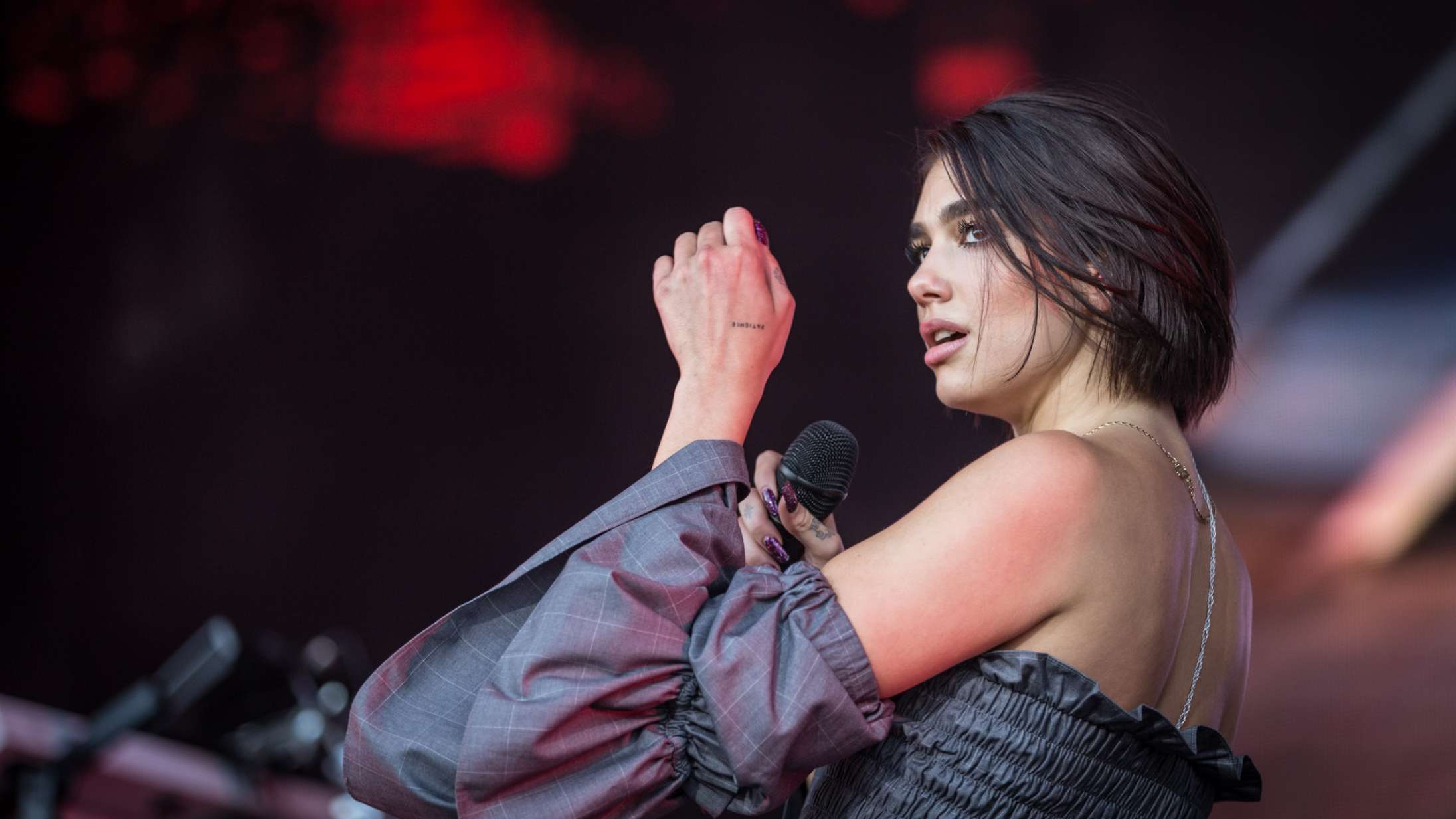 Dua Lipa var den perfekte popstjerne – men hun er endnu ikke stor nok til Orange