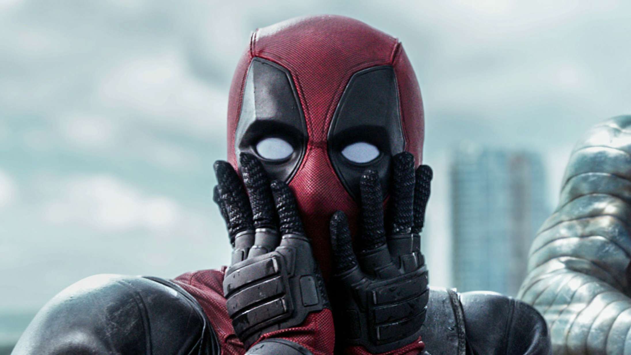 Ryan Reynolds blæser til popcornkrig med kinky ‘Deadpool & Wolverine’-spand