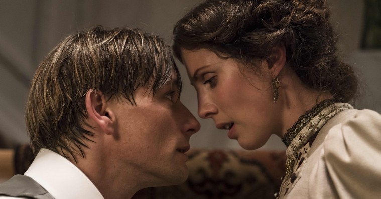 ’Lykke-Per’: Bille Augusts klassikerfilmatisering er flot og velspillet