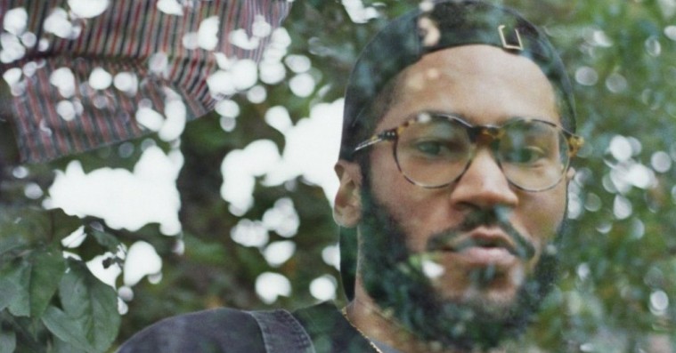 Kaytranada leger klippe-klistre med Sade og A Tribe Called Quest