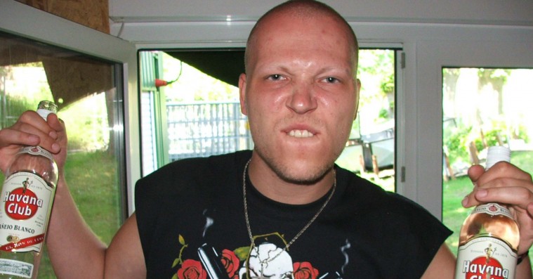 ’Niarns død’: En rappers deroute i druk og kokain – helt uden bortforklaringer