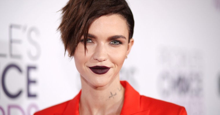 ’Batwoman’-skuespiller Ruby Rose forlader Twitter i kølvandet på barsk kritik