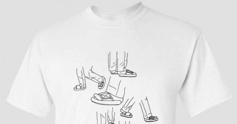 Kanyes små sandaler har fået sin egen t-shirt – Kanye forklarer situationen