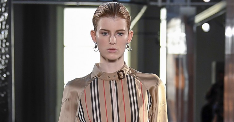 Riccardo Tiscis debutkollektion for Burberry blev en flersidig og vellykket affære