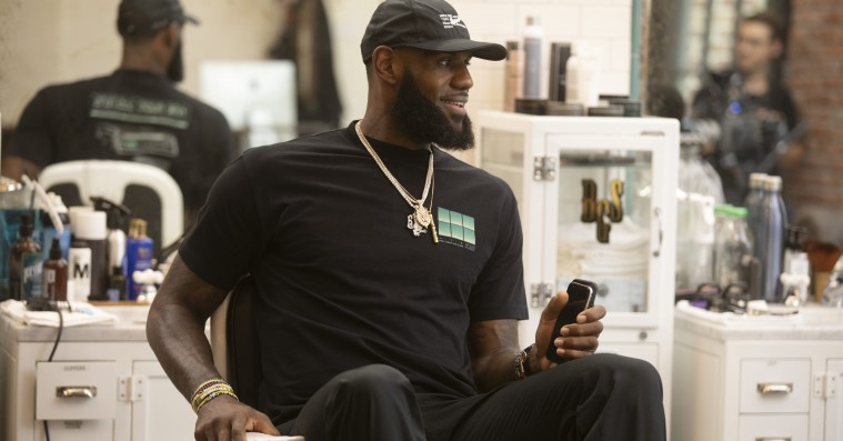 Ugens streamingtip: Verdens største basketstjerne tager bladet fra munden i ærligt, personligt og politisk program