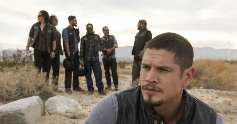‘Mayans MC’: ‘Sons of Anarchy’-spinoff gasser brutalt op fra start