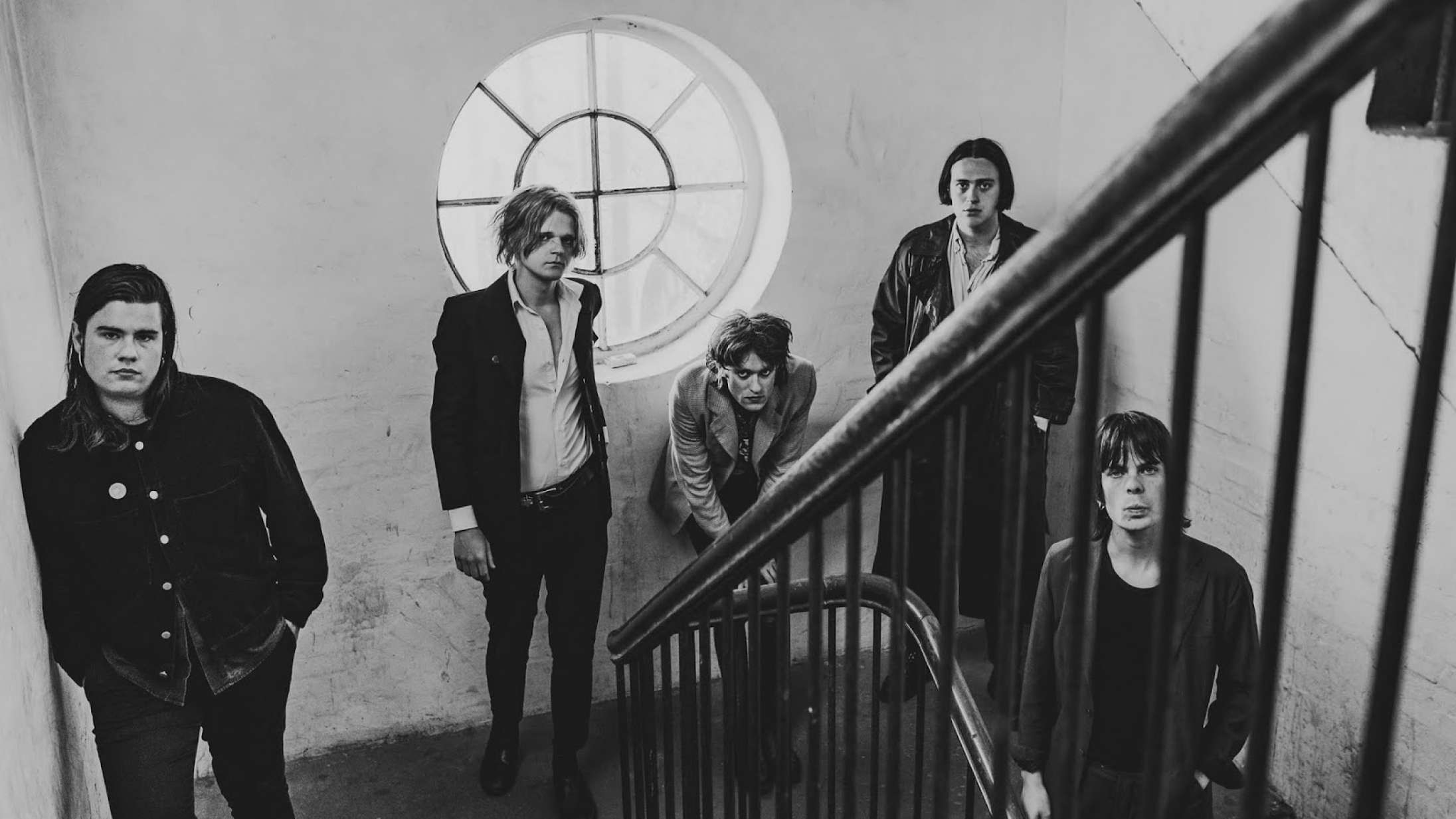 Danske The Love Coffins debutalbum byder på godt med makaber mørkerock