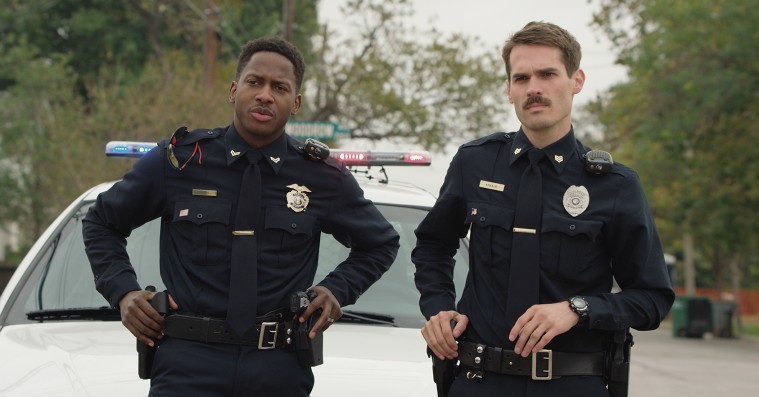 ’Thunder Road’: Amerikansk svar på Frank Hvam stråler i sorgbetynget komediedrama