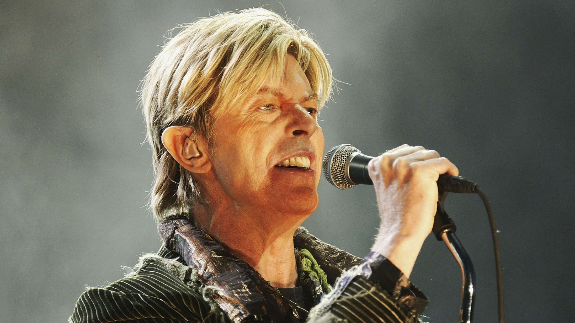 David Bowies legendariske Glastonbury-koncert fra 2000 udgives endelig