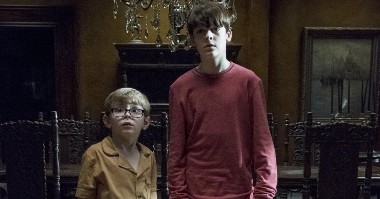 ‘The Haunting of Hill House’: Hvad er der bag den røde dør i fantastisk ny Netflix-horrorserie?