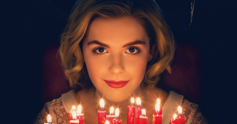 ’Chilling Adventures of Sabrina’: Witches rimer på bitches i herligt dystert 90’er-reboot