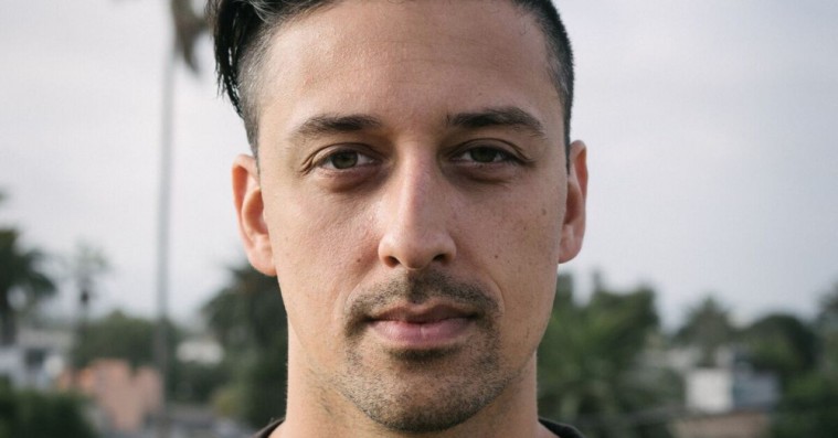 Hvem er Stint, der har produceret næsten hele Møs nye album?