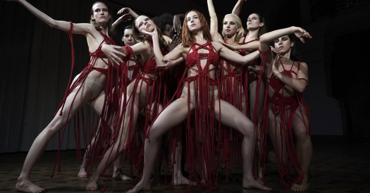 Soundvenue Forpremiere: Se horroreksplosionen ’Suspiria’ ved første visning i Danmark