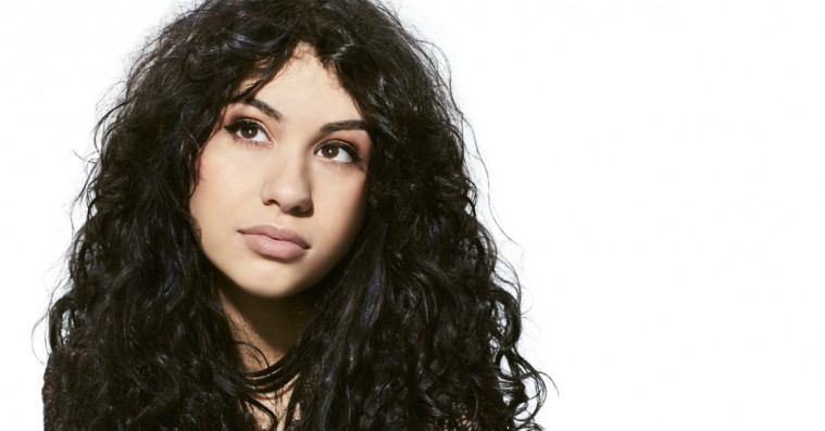 Alessia Cara har mentalt vokseværk på ‘The Pains of Growing’
