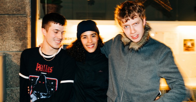 Hør det noir-betonede fællestrack ‘Bedre’, som Fraads og Anya lavede på bare én dag i INPUT-rummet