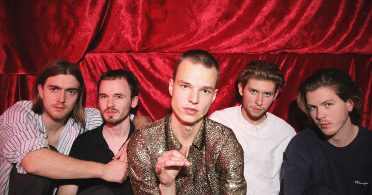 Det er sjældent, man støder på et debutalbum af samme kaliber som Søns ‘Det skandinaviske design’