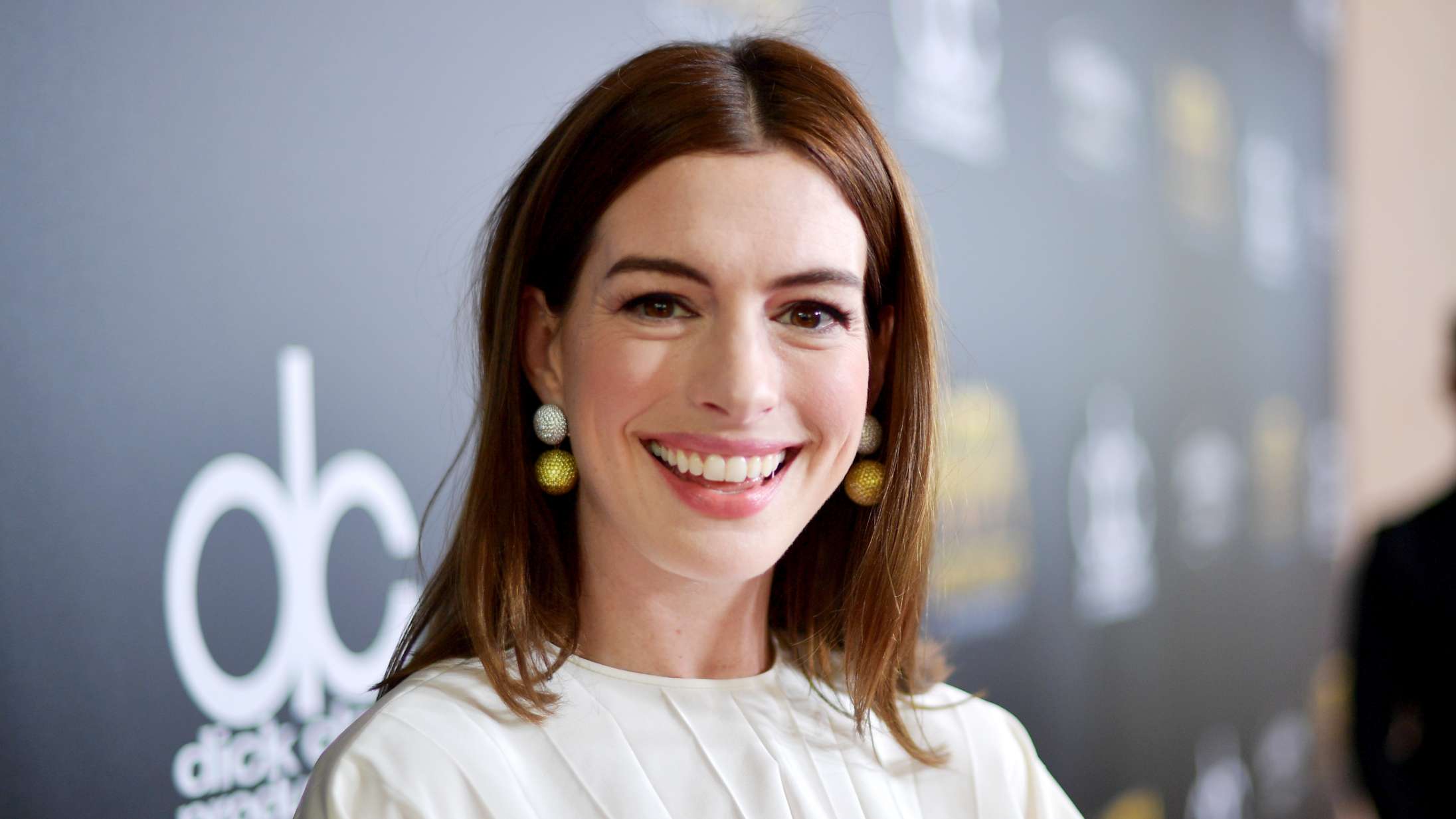 Anne Hathaway møder uvant bølge af kærlighed for viral dansevideo