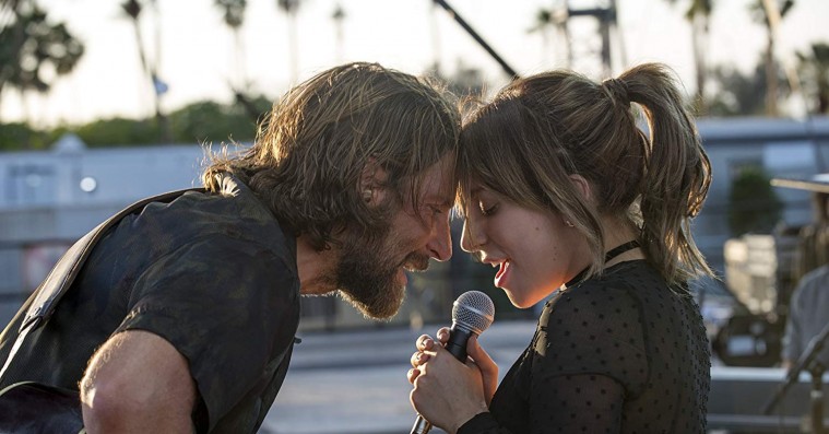 Bradley Cooper og Lady Gaga spiller ’A Star Is Born’-duet live for første gang