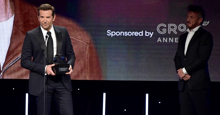 Sean Penn forsvarer Bradley Cooper og ‘A Star Is Born’ forud for Oscars