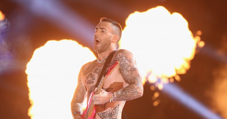 Se hele Maroon 5’s Super Bowl-koncert – inklusive gæsteoptrædener af Travis Scott og Big Boi