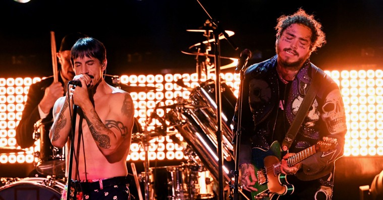 Hvad var meningen med Post Malones og Red Hot Chili Peppers’ fælles Grammy-optræden?