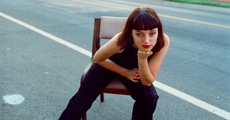 Hold øje med Roskilde-aktuelle Stella Donnelly: Charmerende folk, der skyder chikanekulturen ned