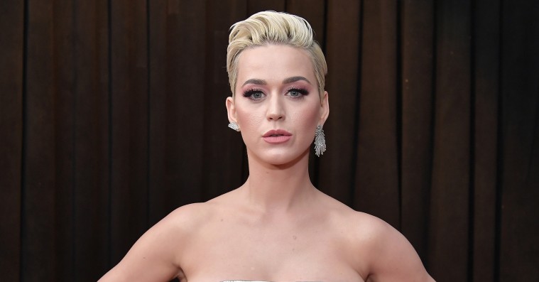 Blackface-anklager fortsætter – Katy Perry trækker sko tilbage