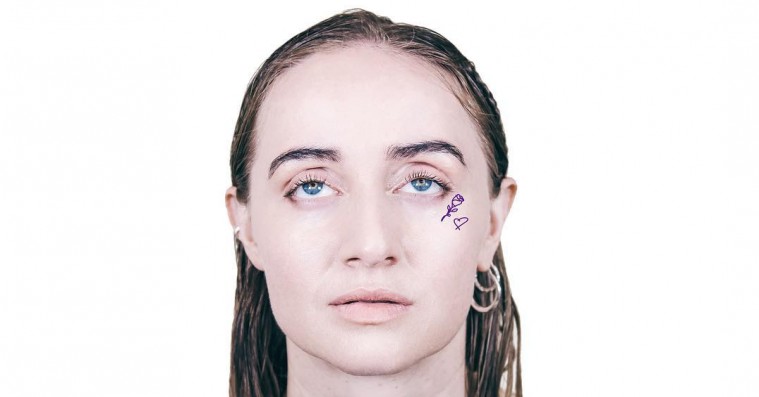 Silvana Imam har sat revolutionen på pause til fordel for kærlighed, sex og ferie på ’Helig Moder’