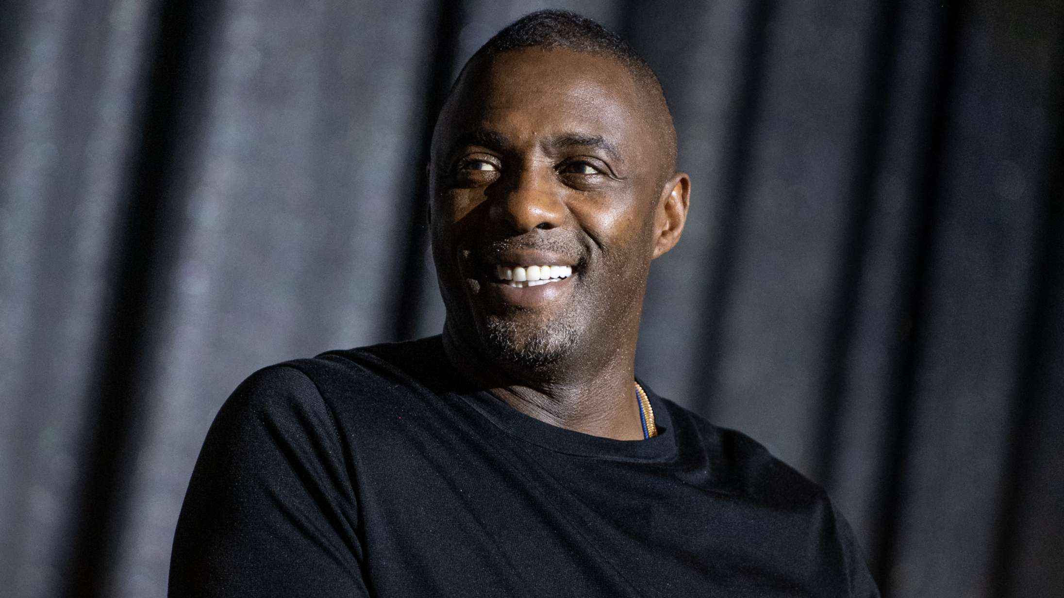 Idris Elba har været i et års terapi for at være en »total arbejdsnarkoman«