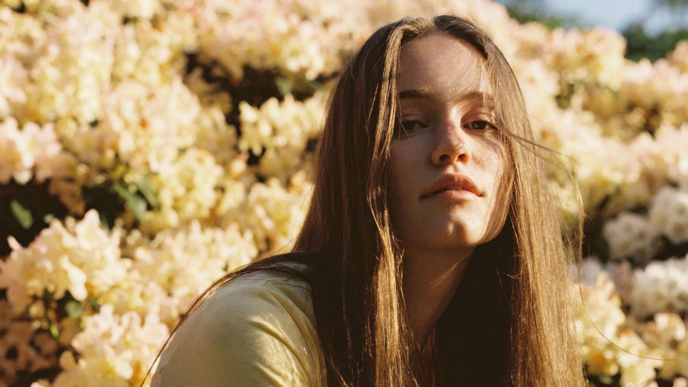 Sigrid kanaliserer alt fra The Beatles til Ariana Grande på den flotte popdebut ’Sucker Punch’