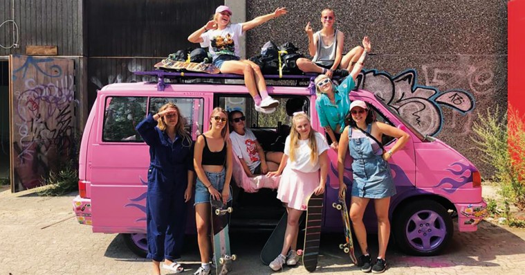 ’Don’t Give A Fox’: Nu er tudeselfie-navlepillerkulturen kammet over