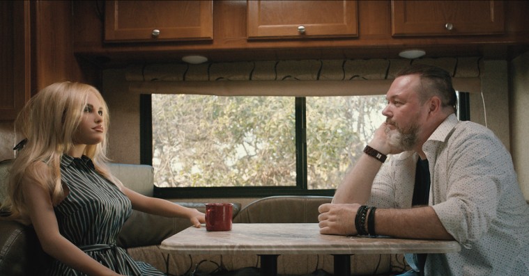 ’Hi, AI’: Når usikre Chuck bekender sig til sin robot, er det decideret rørende