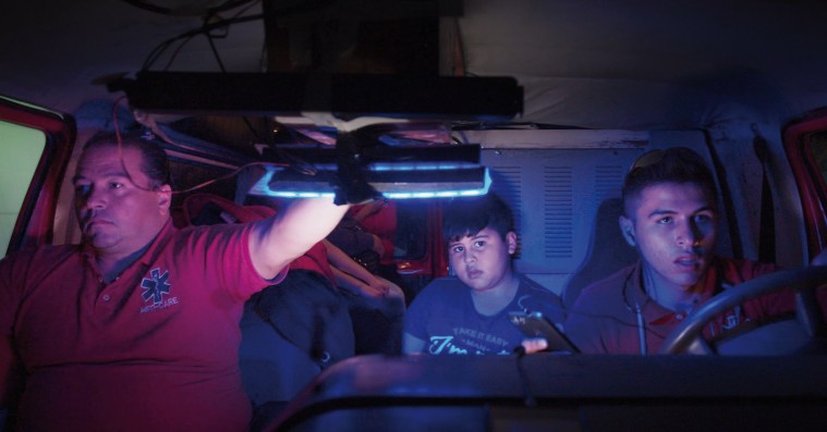 ’Midnight Family’: At være fluen på væggen i en mexicansk privatambulance er ikke til at tage øjnene fra