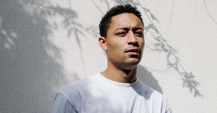 Rapperen Loyle Carner er en eftertænksom oase på den tordnende UK-scene